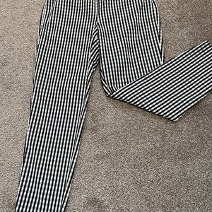 Black & cream Elie Tahari pants